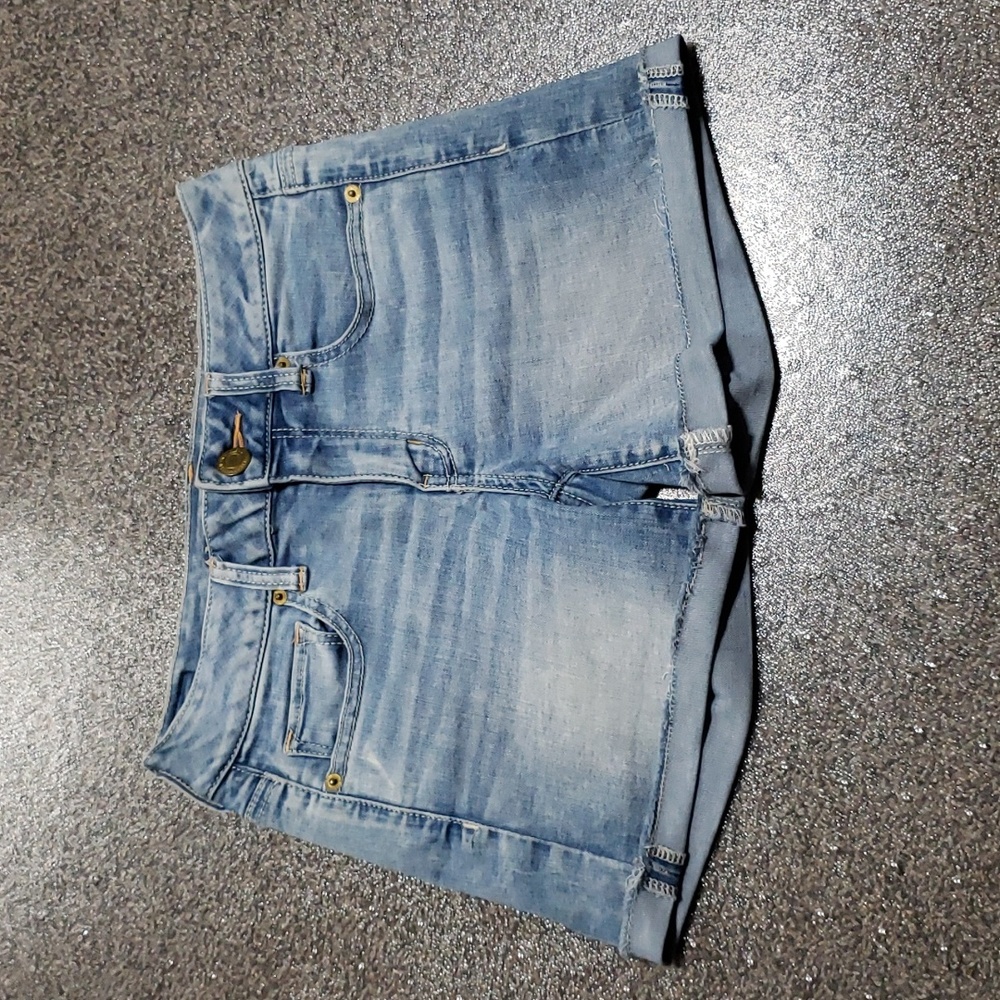 American Eagle Midi Super Stretch Light Wash Shorts Size 4